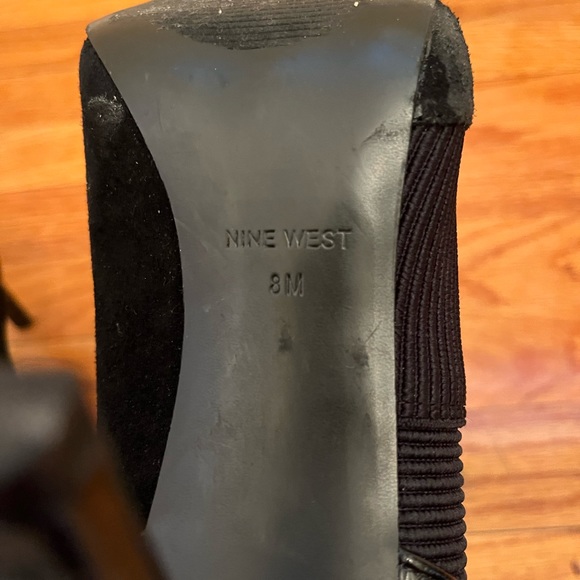 Nine West black suede/leather bootie Size 8 - Picture 3 of 6